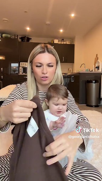 Open our @Glowmode parcel with us🥰 #mumlife #vlog #mumof2