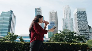 Distracted Walking: 5 Steps To Take To Prevent It