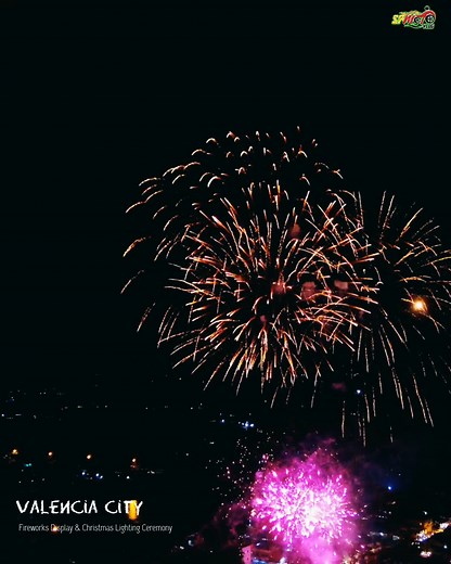 Wow Nindota sa Fireworks Display diri sa Valencia City atol sa pag-abli Christmas Lights 😱 City Government of Valencia, Bukidnon Planet DX Unlimited, Inc. Sweetnotes Music 🎶🎸 | SPMotoVlog