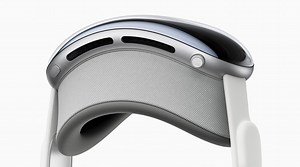 What comes in the Apple Vision Pro box