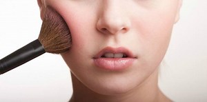 Waspada Kandungan Bahan Berbahaya Dalam Produk Kosmetik Anda, Ia Boleh Menyebabkan Kanser! | theAsianparent Malaysia