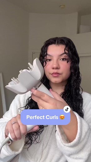 Affordable and Effective Curl Styling with Shark® SpeedStyle™ Diffuser