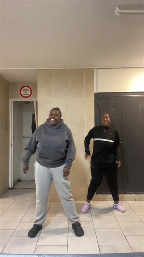 Drole Dance Moves from Congo: La Fin