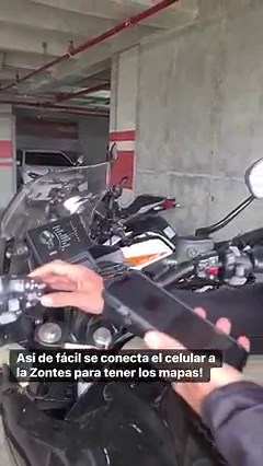 Conectando el celu a la Zontes para poner google Maps. La app la puedes descargar leyendo el codigo QR que te muestra la pantalla. #Zontes #Zontes350 #Zontes350T2 #googlemaps Victory Motorcycles Colombia | Sebastian Herrera 531