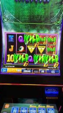 I Hit a CRAZY BONUS on a Slot Machine Inside a LAUNDROMAT!