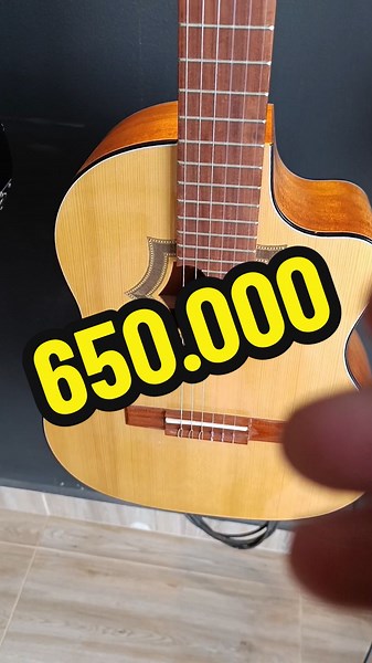 Instrumentos musicales en venta online - Guitarra y Requinto de calidad