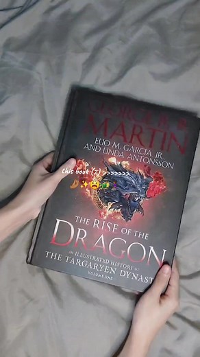 had to reupload this because the sound is lit af 😫😫 targaryens and fall out boy?? 🤌🏽✨️🧎🏾‍♀️ For those of you who are curious, I purchased this from @thebookhunterph during their May sale for 550 pesos!! . . . . . . #houseofthedragon #hotd #gameofthrones #targaryen #booktok #bookmail #booktokph 🐲