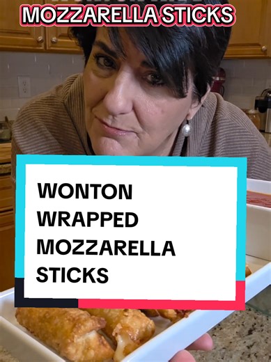 WONTON WRAP MOZZARELLA STICKS Extra crispy, no fuss mozzarella sticks for your next appetizer!!! Mozzarella sticks Wonton wrappers 1 egg 1 tabls water Italian seasoning Frying oil Marinara sauce #easyappetizers #cheesesticks #wonton #fyp #foryoupage