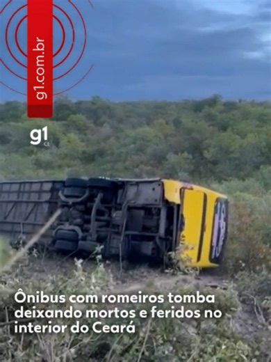 #Ceará - Um ônibus que transportava mais de 40 romeiros tombou e deixou dois mortos e vários feridos na CE-456, na localidade de Juá, zona rural de Canindé, no interior do Ceará, na manhã deste sábado (4). Segundo o Corpo de Bombeiros, testemunhas informaram aos agentes que o veículo perdeu o controle, saiu da pista e tombou às margens da rodovia. Com o impacto, vários passageiros, entre eles crianças, ficaram presos às ferragens. Algumas vítimas tiveram membros amputados. Várias equipes do Corp