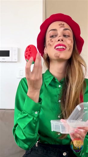 Cat’s New Favorite Gadget? My Beauty Blender! 😼💖 #viralshorts #OnlyInAmerica