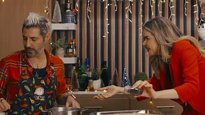 🎄☃️ @MarieClaire preparará un platillo navideño especial con la ayuda del @ChefYogui. Quédate para ver como en esta edición de #Bocado, lleno de anécdotas y risas 🥘, comparten el espíritu navideño con Coca-Cola 🥤🫶 #NavidadCocaCola #MagiaDeVerdad | Las Estrellas