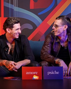 305K views · 5.6K reactions | Ma quanto si vogliono bene Achille Lauro e Boss Doms? 凉 In “Amore & Psiche” chiediamo ai cantanti italiani di rispondere ad alcune domande relative al loro rapporto con gli altri (scatola rossa) o al loro rapporto con sé stessi (scatola blu). #amoreepsiche | Radio Italia | Facebook