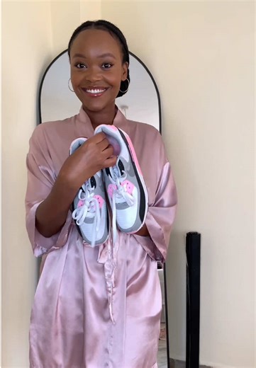 When your shoes do all the talking, but your outfit still wants a say! 👠💃 #SteppingUpTheStyle #ShoeGameStrong #DripFromHeadToToe