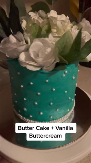 Tiffany’s inspired cake #cakedecorating #bakersoftiktok #blackbakersoftiktok #clefoodies #cakedecoratingideas #clevelandbakers