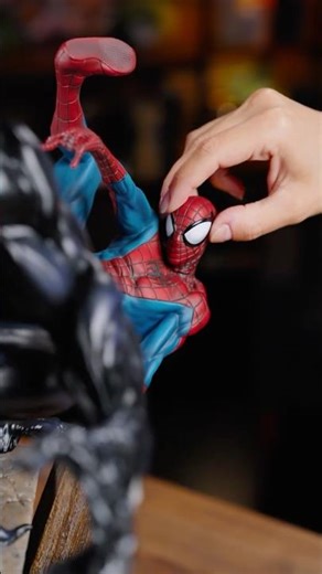 EPIC Spider-Man vs Venom Unboxing!