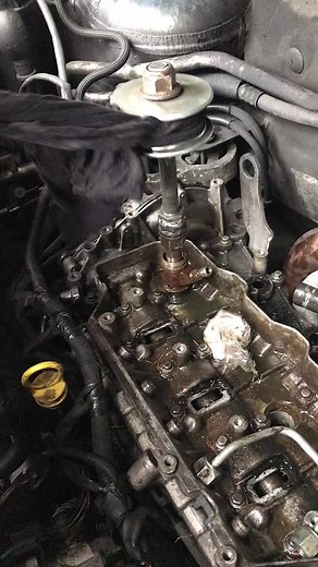 Understanding Valve Train Components in Engine Maintenance
