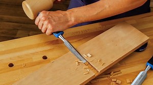 Our Rockler 5-Piece Through-Tang Chisel Set is made of chrome vanadium steel that takes a keen edge for precise paring, while robust through tangs and steel striking caps allow heavy chopping. The set also includes a Honing Guide and Stone. Find this chisel set in Rockler stores and at Rockler.com! https://www.rockler.com/rockler-5-piece-through-tang-chisel-set-plus-honing-guide-and-stone #rockler #rocklerwoodworking #wood #woodworking #woodworker #woodshop #createwithconfidence #chisels #rockle