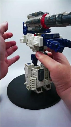 Red Alert (Cybertron) - Vehicle to Robot Mode Transformation