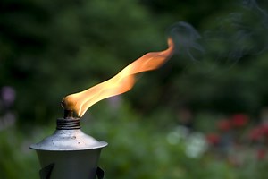 Lighting Up Summer Nights: DIY Tiki Torch