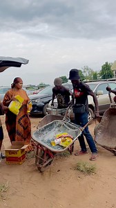 410K views · 27K reactions | My Spirit directed me to the “WHEEL BARROW PUSHERS”…. “RUBY OJIAKOR FOUNDATION”, putting smiles on the faces of people ❤️❤️❤️❤️ | Ruby Ojiakor Tv | Facebook