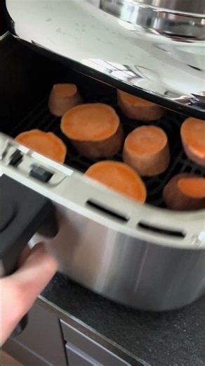the best air fryer sweet potatoes! #healthyrecipes #vegan