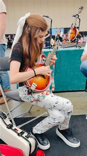 Teen Plays a Mandolin? 🤩 #ibma #bluegrass