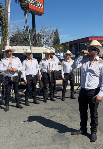 De las que nunca pasan de moda #laguarecita #bandaenvivo #buenamusica #fypシ #regionalmexicano