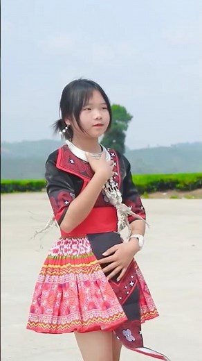 Nkauj Hmoob zoo nkauj dance