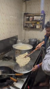 Cheapest Chinese Breakfast Serving Mega Portions like 24 pieces Wonton with prices starting at under ₹100/- How many of you have heard of ‘Popular Soup Chow’ near Chinese Temple in Kolkata which opens at 5am? #FoodZpah #chinesebreakfast #kolkata | FoodZpah Vlog