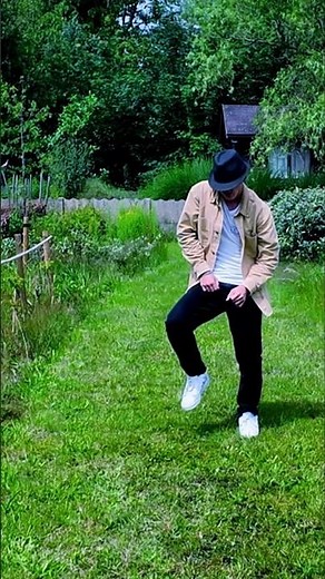 Michael Jepson performs MJ's Dangerous tribute #tribute #mj #dance #dancevideo #shorts