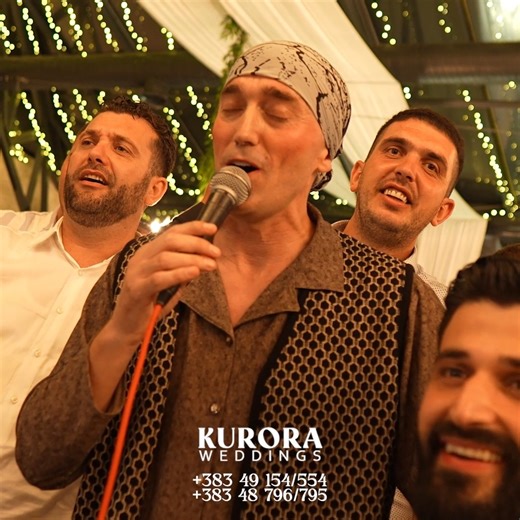 Kurora WEDDINGS on Instagram: "🎥 "Kur e merr Sofija dasmën n'dorë... dhandrri s’di ku me u mshef!" 😂 Humor, kangë e ngucje – vetëm siç din Adnan Blaku - Sofia! 🎤 Nga kanagjegji direkt në zemër t’dasmes – shikone këtë moment që s’duhet me ta hup! 💍 Gjiruar nga: @kuroraweddings #Sofia #AdnanBlaku #DasmaKosovare #HumorKosovar #KuroraWeddings #DhandrriNukShpëton"