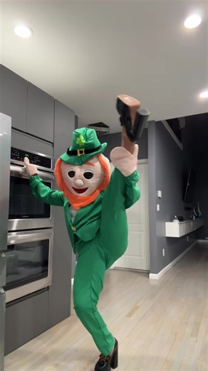 Ke Rich💰 (@ke.barbie)’s video of Perm Rods On Natural Hair