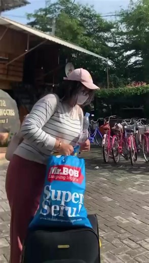 In your small alleys I learned to spell my dreams. Today I say goodbye carrying lessons and memories that Will never fade. #goodbye #kampunginggrispare #clarissasonjafkunair #arekunair #jangkauanluas