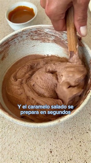 Chocolate and Salted Caramel Ice Cream | Easy Recipe by Nestlé Cocina with La Lechera