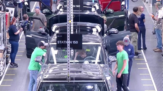 German automaker Volkswagen will invest up to $5 billion in US electric-vehicle maker Rivian as part of a new, equally controlled joint venture to share EV architecture and software https://reut.rs/3xyYrTs $RIVN | Reuters