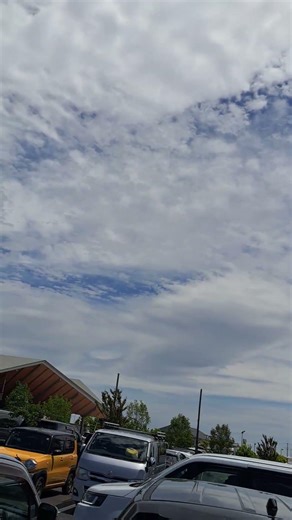 良く晴れた風の強い日の雲(2026-05-04 千葉県柏市・道の駅しょうなん)
