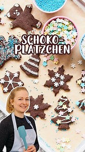 Schoko-Plätzchen 📌 Rezept zum Speichern Diese leckeren Schokokekse kannst du einfach ausstechen. Mit den passenden Formen sind sie einfach perfekt zum Verschenken an Weihnachten! 😋❤️ ZUTATEN Für den Teig 270 g Mehl 50 g Backkakao (ungesüßt) 120 g Puderzucker 1 Prise Salz 150 g kalte Butter 2 Eier etwas Mehl zur Teigverarbeitung Für die Deko Kuvertüre zum Ausgarnieren einige Zuckerperlen etwas Marmelade etwas Puderzucker für eine Glasur ZUBEREITUNG 1. Schritt Mehl, Kakao, Puderzucker und Salz i