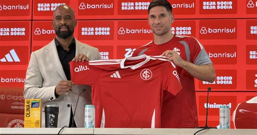 Villagra é apresentado no Internacional e assume camisa histórica do clube