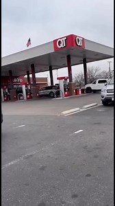 Breaking: A QuikTrip in Broken Arrow partially collapsed after the ground beneath it gave way, forming a massive sinkhole. Witness video shows the pavement cracking before an apparent explosion from below sends debris and dust into the air. Several gas pumps were damaged as people nearby ran for safety. Officials have not yet confirmed what caused the collapse or explosion. It is unclear if anyone was injured. 📍 Broken Arrow, Oklahoma 🎥 Video filmed moments after the collapse #BrokenArrow #Okl