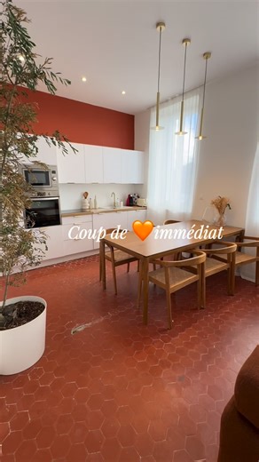 Lucie Velten Era Immo on Instagram: "[A vendre] Et si votre prochain chez-vous n’était pas juste un appartement… mais un vrai coup de cœur ? ✨” Derrière une façade de caractère, au cœur de Septèmes-les-Vallons, se cache un T3 de 65m2 entièrement rénové, où chaque détail a été pensé pour une vie à deux, simple, élégante et sans compromis. Tomettes anciennes, cuisine moderne, salon baigné de lumière, salle d’eau premium, dressing… Ici, on ne fait pas de travaux. On pose ses valises. On vit. C’est 