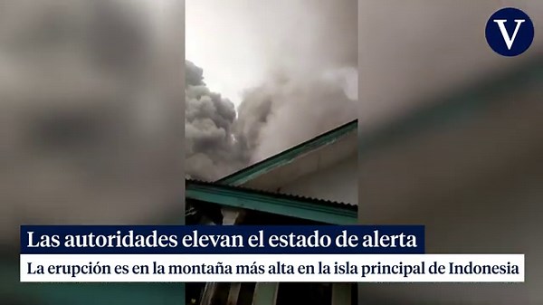 El volcán Semeru vuelve a erupcionar un año después de su inesperada explosión