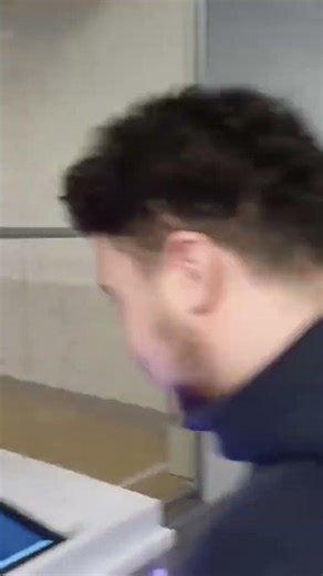 WE CAUGHT WIZU THE HVH LORD WITH GAMESENSE.PUB IN THE MALL?! (WISH ABI NAPTIN ABI?)