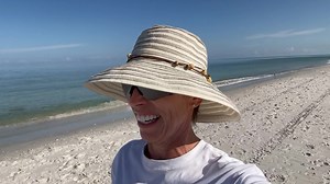 Today’s prescription? A walk on the beach for a dose of fresh air, good exercise, a renewed outlook and many, many positive vibes 🙏🏻 | Judy Crowell Style