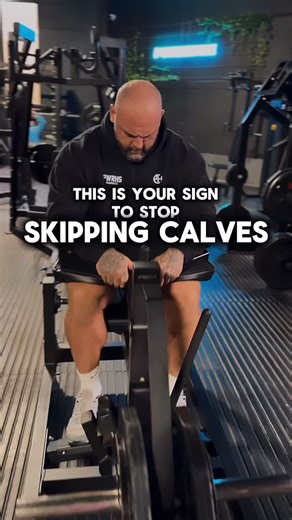 Powerhouse Gym… let’s talk about the most ignored muscle in the building 👀😂 If you want stronger legs, better balance, and that full lower-body shape… calves need love too. ✅ Slow reps ✅ Full range (drop that heel!) ✅ Squeeze at the top ✅ Don’t bounce — CONTROL it Save this for your next leg day tag your gym bestie who always skips calves 💀💪 #PowerhouseGym #CalfGains #LegDay | Powerhouse Gym South Shields, Home Of Champions