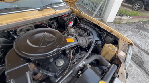 28K views · 376 reactions | Mercedes W123 200 (4 Speed Manual) For...