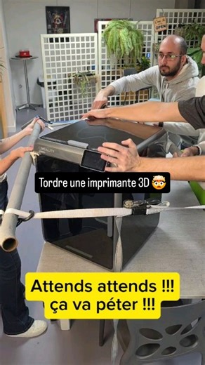 @fabienfilament | 💥 Quand le transport transforme une imprimante 3D en hélice d’avion… Aujourd’hui, opération redressage extrême sur une @creality_fr K2 😅... | Instagram