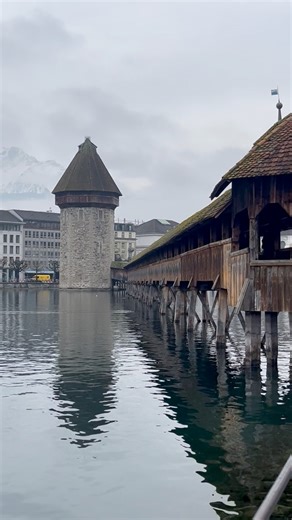 The world’s oldest surviving truss bridge was minutes away from becoming nothing but ash and charcoal floating down the Reuss. In 1993, a devastating fire tore through Lucerne’s Kapellbrücke, threatening to erase a masterpiece of medieval engineering that had stood since 1333. For a structure that pioneered the strutted timber truss—a triangular design so stable it changed how we bridge the world—watching its 17th-century paintings and ancient beams collapse into the water was a soul-crushing bl