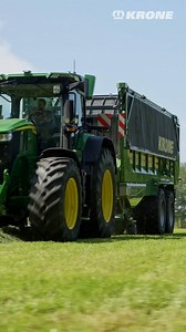 🚐 KRONE ZX : l'autochargeuse des professionnels de la récolte ! 💪 💬Positionnées sur le segment « grand volume et Premium », les nouvelles ZX (43 à 56 m3) vont vous permettre de découvrir l'autochargeuse pour les PROS ! 😀 ⚡️Rotor intégral avec un nouveau système de recirculation des brins de fourrage SplitCut ⚡️ Nouveau système OptiGrass : le meilleur de la technique de coupe au cœur du développement en court 37mm ou ultra-court 27mm ⚡️Un concept d’entraînement parfait : la courroie PowerBelt