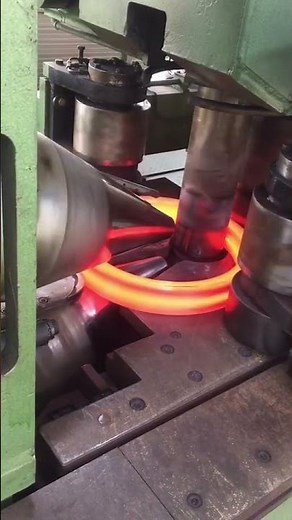 Forging flanges process ring rolling machine #inductionheating #openingdiecoldforgingmachine