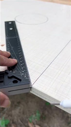 Carpenter's right angle ruler for marking lines